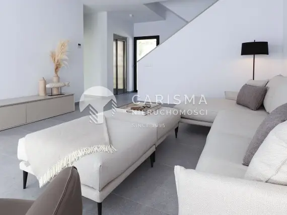 (8) Nowe i nowoczesne apartamenty oraz wille w Guardamar