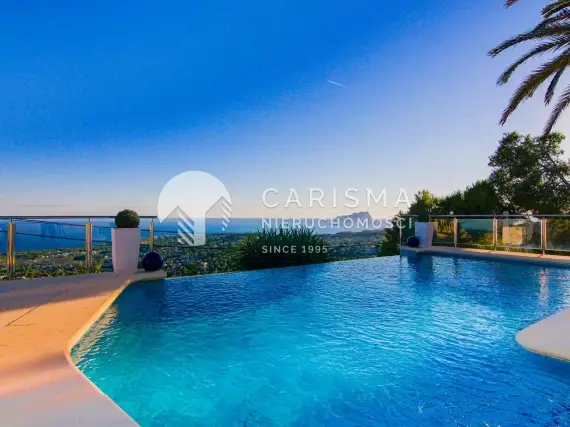 Willa Moraira z pięknym, panoramicznym widokiem na morze 1
