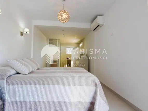 (11) Willa Moraira z pięknym, panoramicznym widokiem na morze