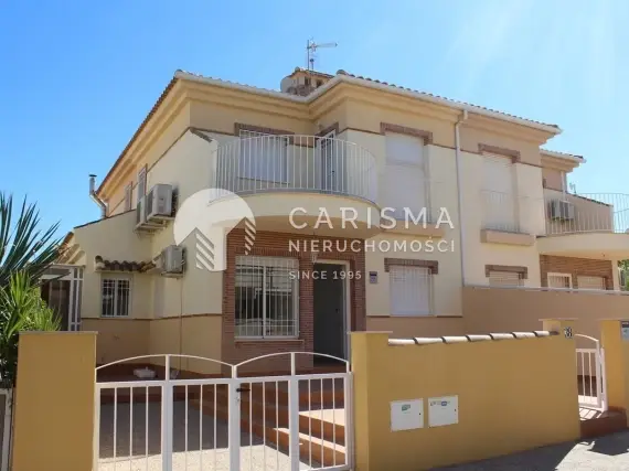 Ładny dom w zabudowie szeregowej, Villamartin, Costa Blanca 1