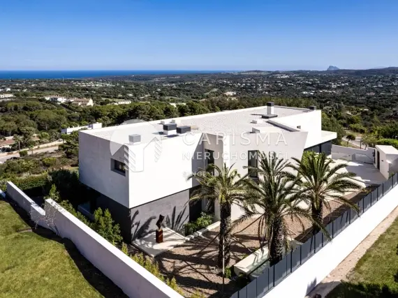 (10) Spektakularna willa z panoramicznym widokiem na morze i pola golfowe, Sotogrande