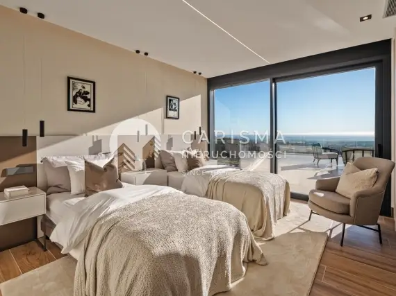 (24) Spektakularna willa z panoramicznym widokiem na morze i pola golfowe, Sotogrande