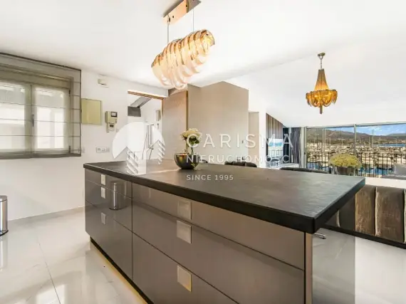 (10) Wspaniały apartament w porcie jachtowym Puerto Banus, Costa del Sol