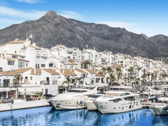 (26) Wspaniały apartament w porcie jachtowym Puerto Banus, Costa del Sol