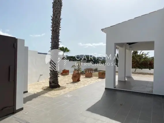(8) Klasyczna, nigdy niezamieszkana willa z widokiem na morze i góry, Moraira