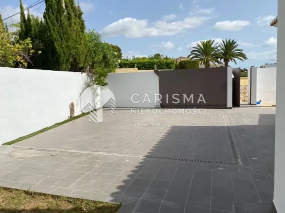 (9) Klasyczna, nigdy niezamieszkana willa z widokiem na morze i góry, Moraira