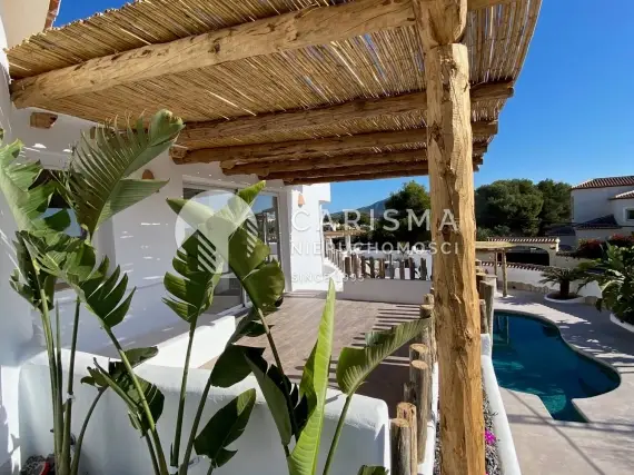 (8) Odnowiona willa w stylu Ibiza, z panoramicznym widokiem na morze, Moraira