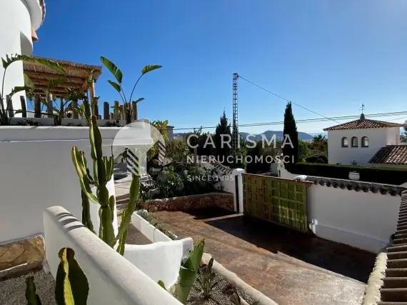 (9) Odnowiona willa w stylu Ibiza, z panoramicznym widokiem na morze, Moraira