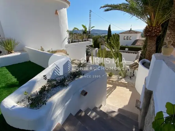 (10) Odnowiona willa w stylu Ibiza, z panoramicznym widokiem na morze, Moraira