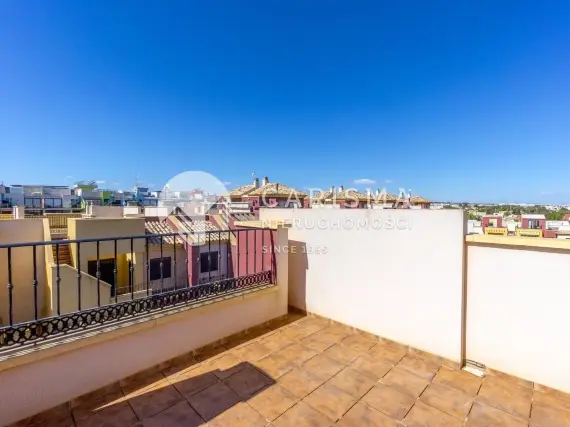 (21) Dwupoziomowy penthouse w Lomas de Cabo Roig