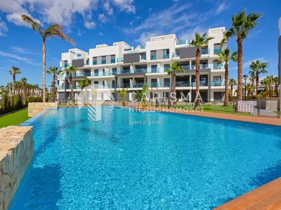 Umeblowany apartament z tarasem dachowym w El Raso 1