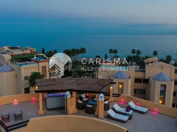 (31) Piękny penthouse z widokiem na morze, 100 m od plaży, Estepona, Costa del Sol