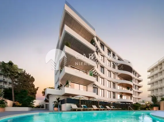 Nowe, gotowe i luksusowe apartamenty z widokiem na morze przy porcie jachtowym w Benalmadena 1