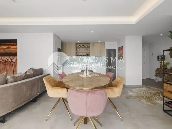 (18) Apartament z dużym tarasem w New Golden Mile