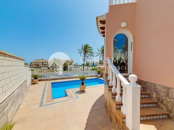 (9) Wyjątkowa willa przy plaży w La Zenia, Orihuela Costa, Alicante