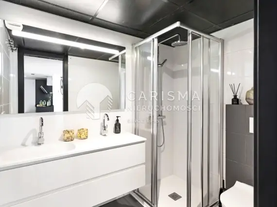 (16) Nowe apartamenty z pięknymi widokami na morze i góry, Mijas