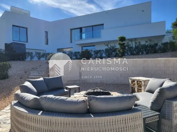 (10) Ekskluzywna willa z 4 sypialniami i 4 łazienkami w prestiżowym Las Colinas Golf &amp; Country Club