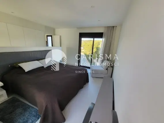 (20) Ekskluzywna willa z 4 sypialniami i 4 łazienkami w prestiżowym Las Colinas Golf &amp; Country Club