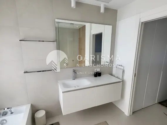 (29) Ekskluzywna willa z 4 sypialniami i 4 łazienkami w prestiżowym Las Colinas Golf &amp; Country Club