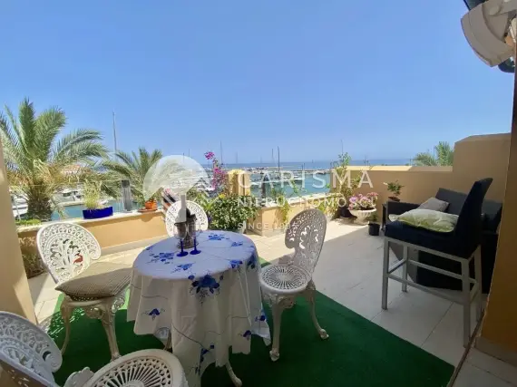 (27) Penthouse z panoramicznym widokiem na port jachtowy i morze, Sotogrande Marina