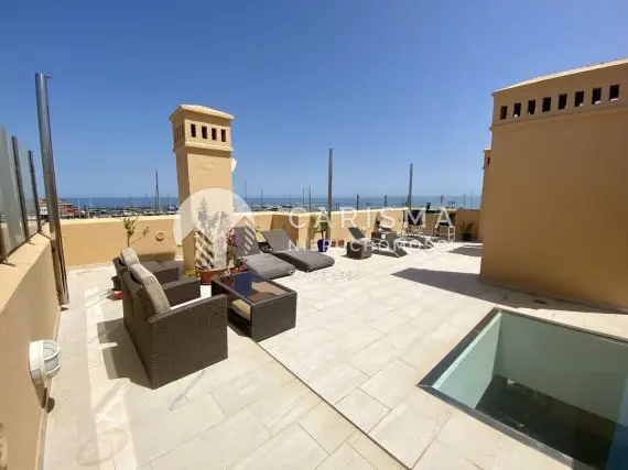 (28) Penthouse z panoramicznym widokiem na port jachtowy i morze, Sotogrande Marina