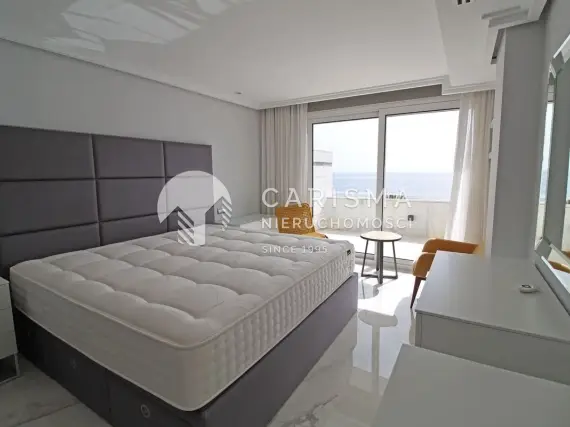 (14) Luksusowy apartament w pierwszej linii brzegowej z widokiem na morze