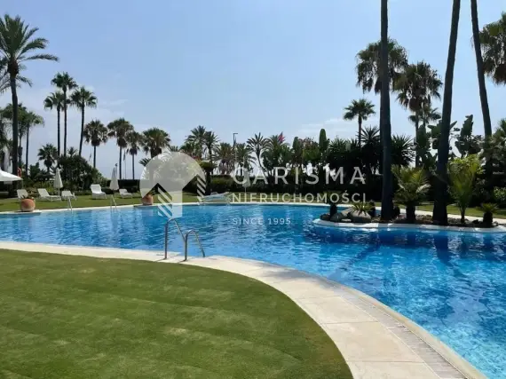 (5) Apartament z panoramicznym widokiem na morze tuż przy plaży, Puerto Banus