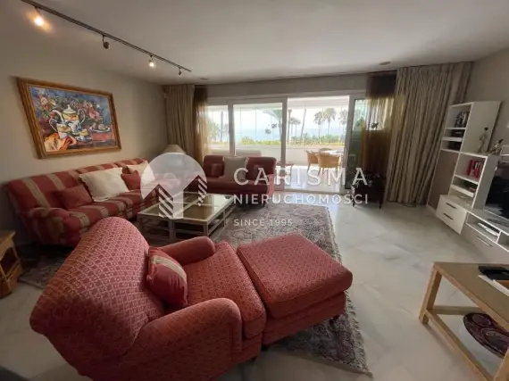(10) Apartament z panoramicznym widokiem na morze tuż przy plaży, Puerto Banus