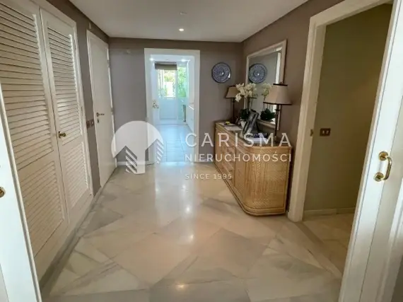 (11) Apartament z panoramicznym widokiem na morze tuż przy plaży, Puerto Banus
