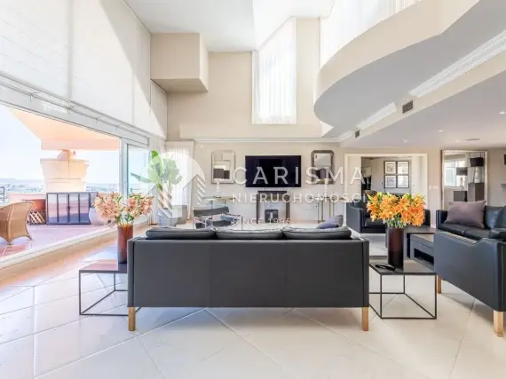 (7) Luksusowy penthouse z widokiem na morze, góry i pola golfowe, Nueva Andalucia