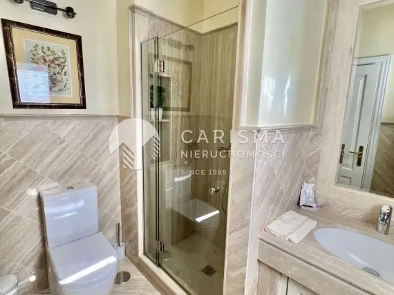 (7) Luksusowy penthouse w otoczenia pasma górskiego Sierra Blanca