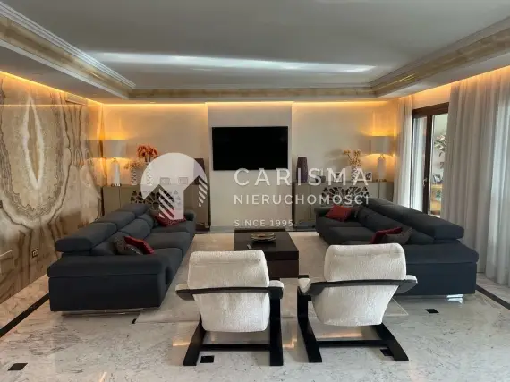 (23) Luksusowy penthouse w otoczeniu natury z widokiem na morze