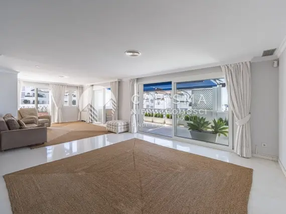 (8) Dwupoziomowy apartament w dogodnej lokalizacji, Puerto Banus