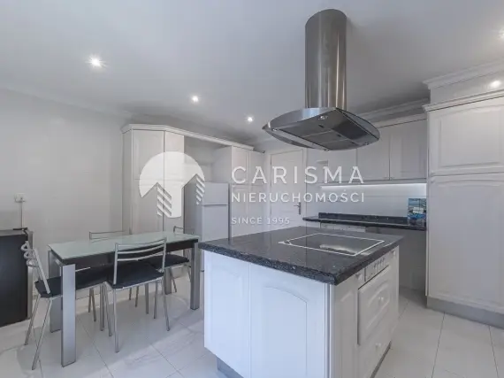 (23) Dwupoziomowy apartament w dogodnej lokalizacji, Puerto Banus