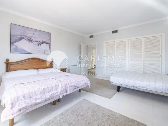 (37) Dwupoziomowy apartament w dogodnej lokalizacji, Puerto Banus