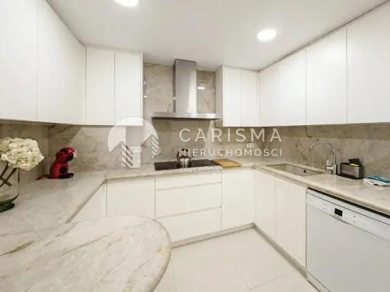 (6) Luksusowy apartament z bezpośrednim dostępem do plaży, Marbella