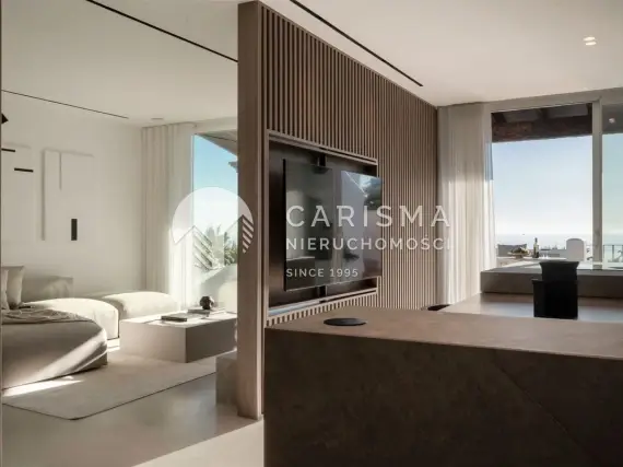 (13) Luksusowy dwupoziomowy penthouse z bezpośrednim dostępem do plaży
