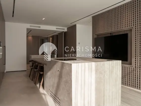 (15) Luksusowy dwupoziomowy penthouse z bezpośrednim dostępem do plaży