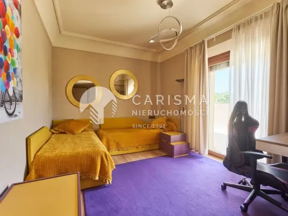 (16) Komfortowy penthouse w otoczeniu natury z panoramicznym widokiem