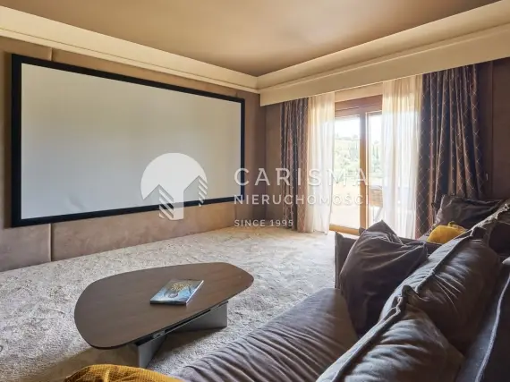 (21) Komfortowy penthouse w otoczeniu natury z panoramicznym widokiem