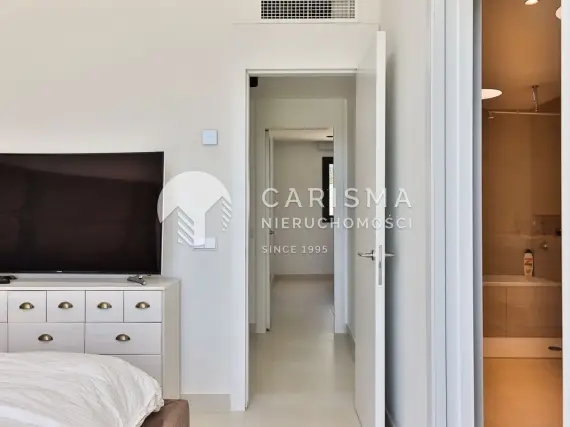 (14) Luksusowy penthouse blisko plaży z panoramicznym widokiem na morze