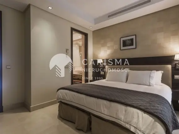 (15) Luksusowy apartament w prestiżowym kompleksie tuż przy plaży