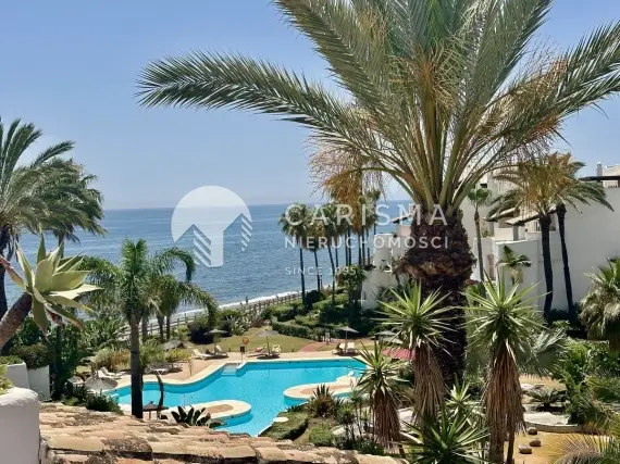(2) Dwupoziomowy penthouse z widokiem na morze w pierwszej linii
