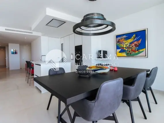 (12) Apartament na zboczu góry La Concha z pięknymi widokami na morze