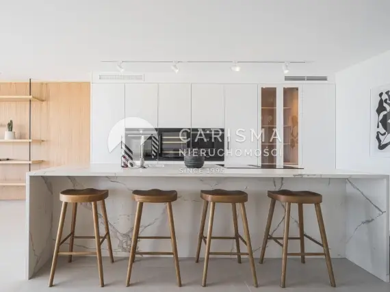 (9) Luksusowy apartament na parterze blisko pól golfowych