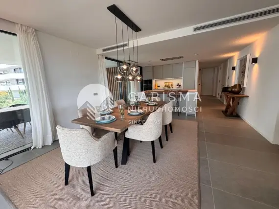 (9) Luksusowy apartament w pierwszej linii pól golfowych