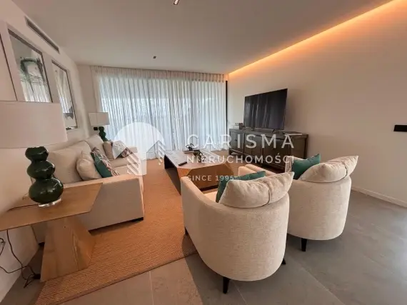 (14) Luksusowy apartament w pierwszej linii pól golfowych
