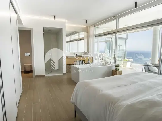 (7) Luksusowy penthouse z pięknym panoramicznym widokiem na morze