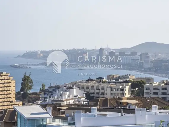 (26) Luksusowy penthouse z pięknym panoramicznym widokiem na morze