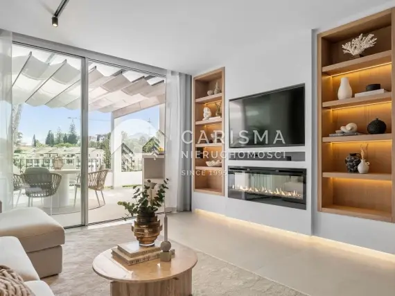 (12) Stylowy dwupoziomowy penthouse w pierwszej linii pola golfowego